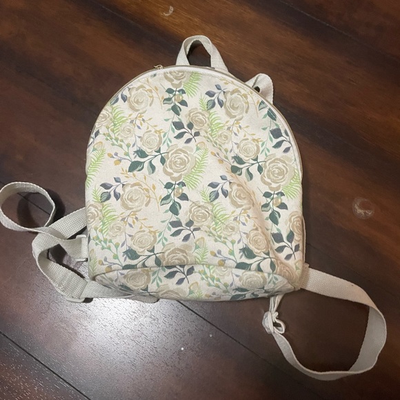 🌺 mini backpack 🌺 - Picture 1 of 3